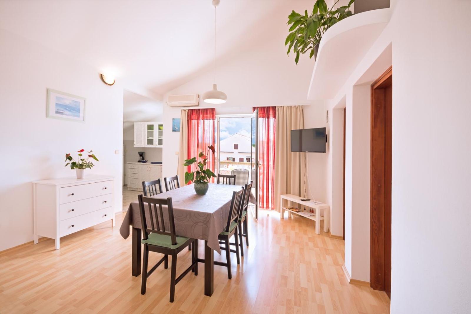 Apartments With A Parking Space Njivice, Krk - 5427 Rom bilde